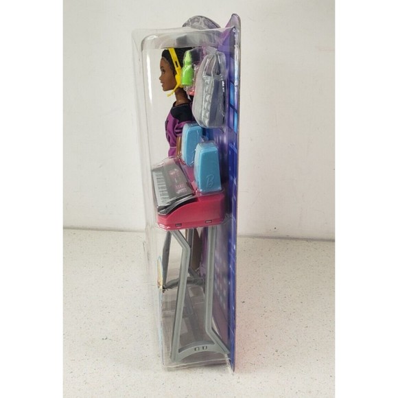 Barbie Big City Big Dreams "Brooklyn" Roberts Barbie & Music Studio Playset - Picture 3 of 11